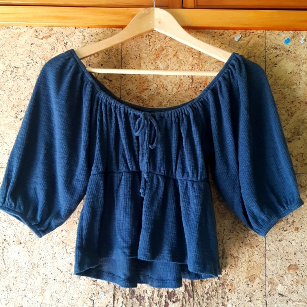 American Eagle, Grey Peplum top with Puffy sleeves, Size small